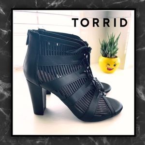 NEW 🔥TORRID Block Heel Open Toe Booties